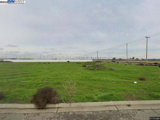 1269 marchy ln, Ceres CA: https://media.crmls.org/mediaz/091e2a8b-45b4-44c2-874c-7e24be97681c.jpg