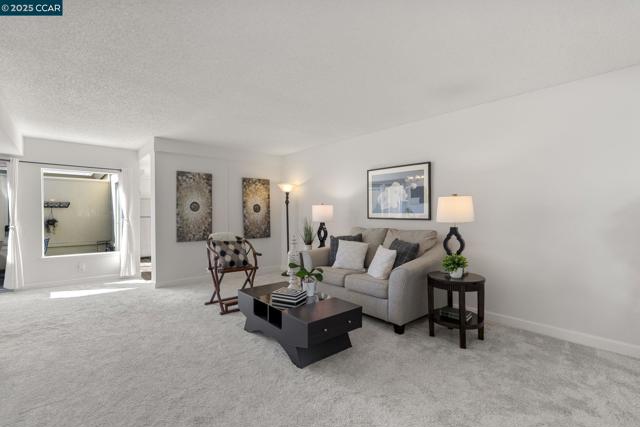 2017 Pine Knoll Dr, Walnut Creek CA: https://media.crmls.org/mediaz/091e50bc-e7a8-445a-9c12-9616c4fbae07.jpg