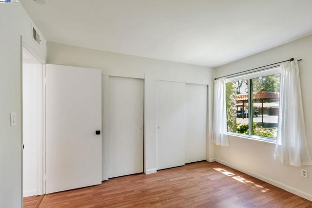 291 Tradewinds Dr, San Jose CA: https://media.crmls.org/mediaz/091fb3e9-4499-40bb-bf99-938f6b87a30d.jpg