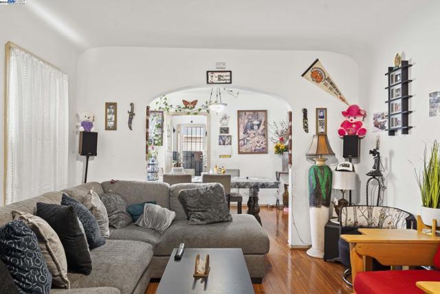 Image 4 of 42 For 883 46th St  