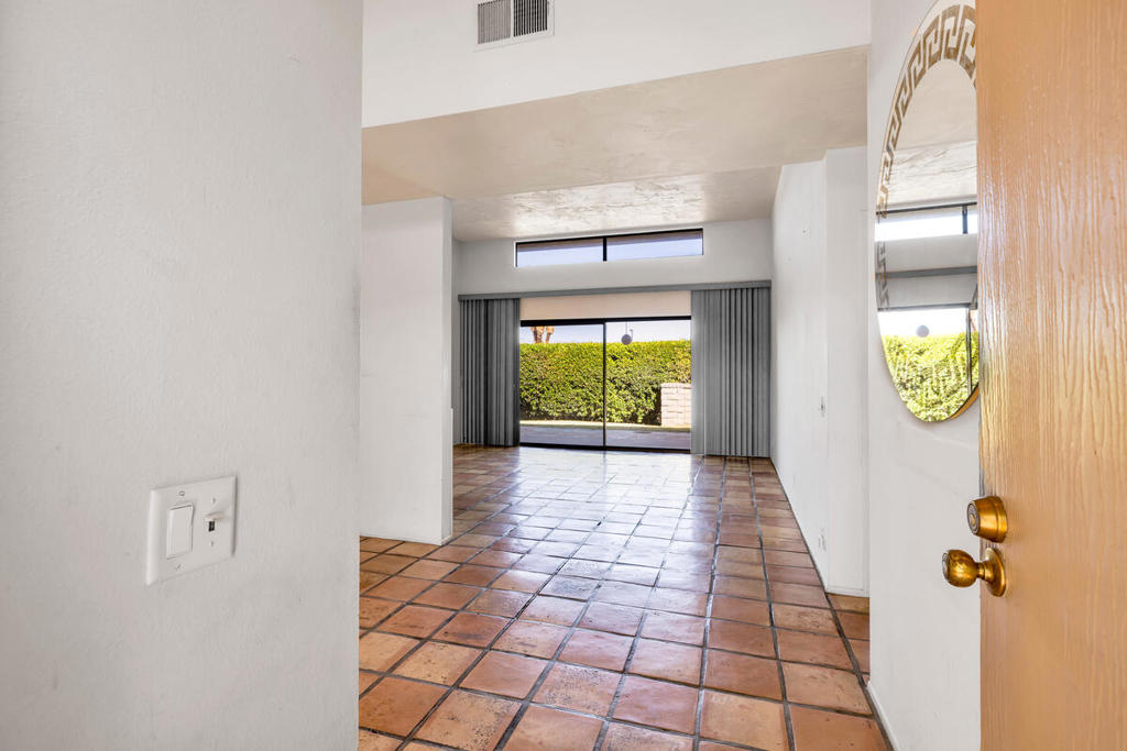 MLS #219137230PS image #5