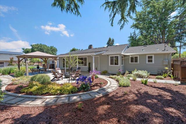 1480 Oakhurst Avenue, Los Altos CA: https://media.crmls.org/mediaz/09214993-5e79-4f83-92cc-f4d6955c87d1.jpg