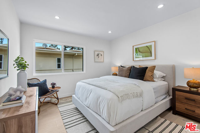 4715 La Villa Marina, Marina del Rey CA: https://media.crmls.org/mediaz/09218c21-5aed-4bc9-96fe-a8227dfc5b43.jpg