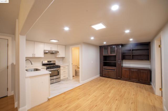 3517 Allendale Ave, Oakland CA: https://media.crmls.org/mediaz/0921af58-a647-4b5f-aa72-f3b8e1698bfe.jpg