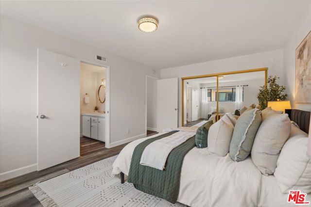 19714 Galway Avenue, Carson CA: https://media.crmls.org/mediaz/0921c9d0-1aaa-4504-9468-0bc6e46f138c.jpg