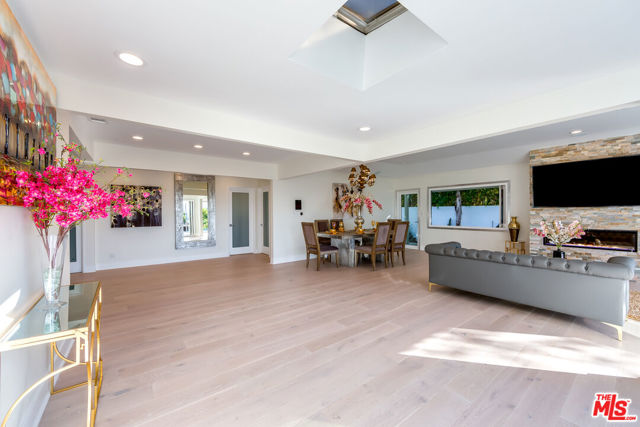 3490 Wonder View Place, Los Angeles CA: https://media.crmls.org/mediaz/092208eb-6d35-47d7-aa7f-973bc3c5b0d6.jpg