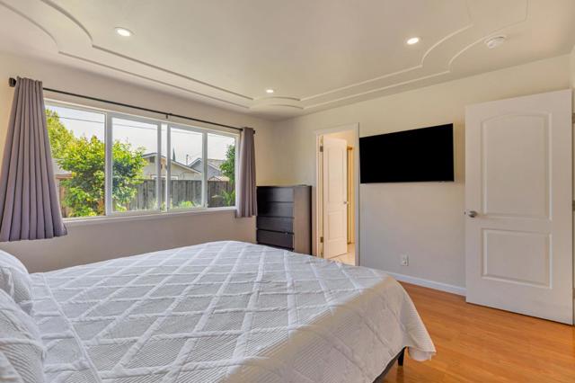 342 Swaps Drive, San Jose CA: https://media.crmls.org/mediaz/092294db-dc9d-42ca-b3d6-51088f1dd736.jpg