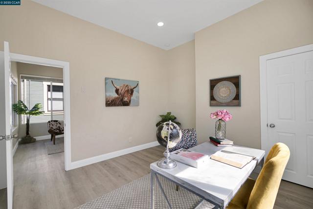 767 47Th St, Oakland CA: https://media.crmls.org/mediaz/0922b5cd-8199-4e75-97c8-3c21fc79638e.jpg