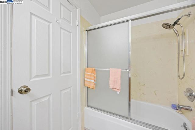 21000 Ocean View Dr, Hayward CA: https://media.crmls.org/mediaz/0923fc91-da23-449c-83ef-f9d4c2f0ba7b.jpg