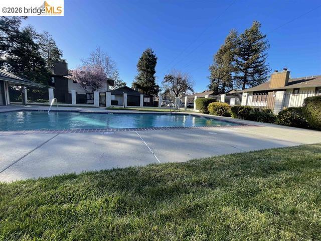 Image 18 of 27 For 2416 Shadow Ln #74