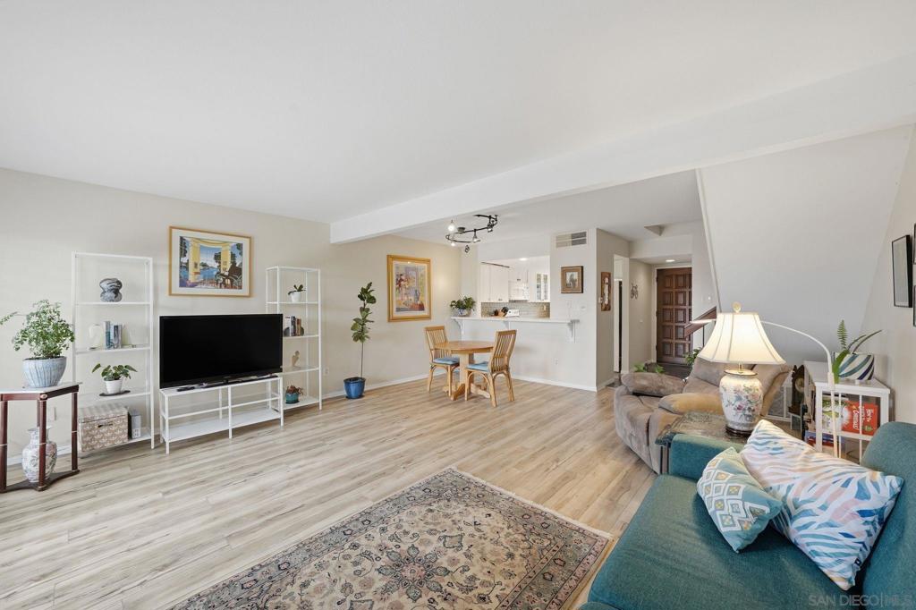 957 Fir Tree Pl. - photo 6