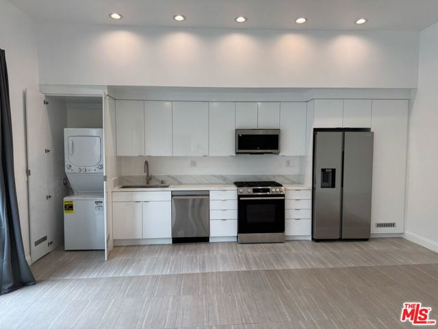 Drew Fenton | 429 S Gretna Green Way Los Angeles CA | MLS: 7482842