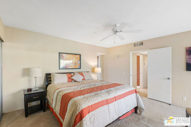 2033 E Ramon Road, Palm Springs CA: https://media.crmls.org/mediaz/09250972-892b-4523-82a0-a6380b16184a.jpg