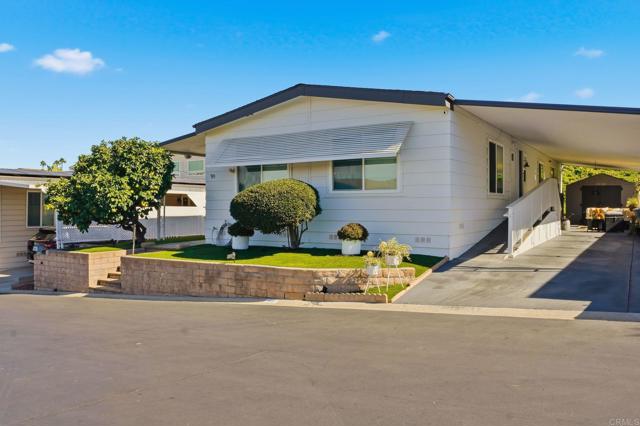 1195 La Moree, San Marcos CA: https://media.crmls.org/mediaz/0925e1b4-9e09-4565-942e-8368841c32fc.jpg