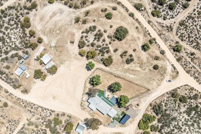 1525 Tea Rose Lane, Jacumba CA: https://media.crmls.org/mediaz/09261d90-a4e1-428e-b846-8b7406a9209f.jpg