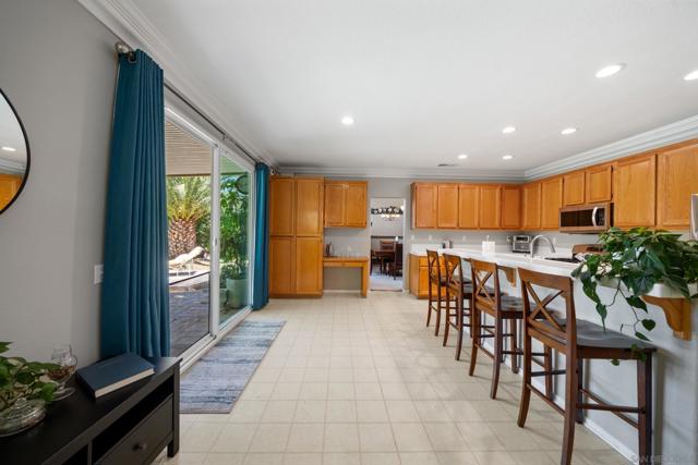 7387 Carrollton Pl, Corona CA: https://media.crmls.org/mediaz/0926b26c-0b2d-4ca3-809f-9f9391cb262b.jpg