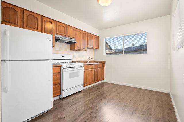 Image 19 of 33 For 24598 Sybil Avenue