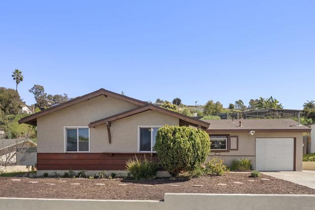 Detail Gallery Image 2 of 32 For 2904 E Barnwell St, Oceanside,  CA 92054 - 3 Beds | 2 Baths