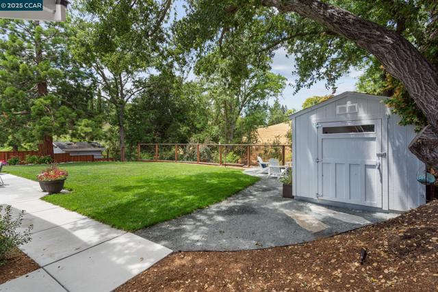 267 Valle Vista Dr, Danville CA: https://media.crmls.org/mediaz/09275c8c-f838-4a1f-b073-7314919257b9.jpg