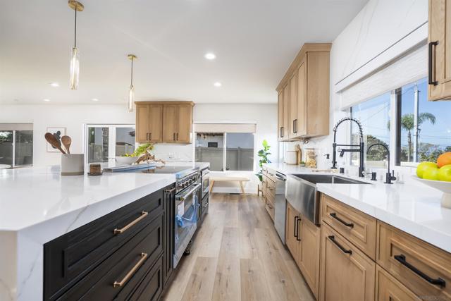 Image 18 of 75 For 4593 Coronado Ave