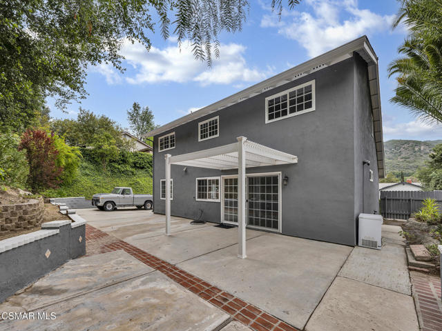 3950 United Road, Agoura Hills CA: https://media.crmls.org/mediaz/0927bbdc-02a8-413e-999c-6b67f8706834.jpg