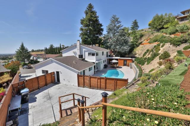 950 Macduff Court, San Jose CA: https://media.crmls.org/mediaz/09280877-13ac-4e91-ad87-d7c8792e0e4f.jpg