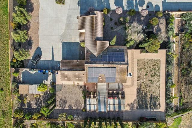 3043 Adams Ranch Ct, Chula Vista CA: https://media.crmls.org/mediaz/09282a6e-4912-4cfc-80a6-48823ce4846f.jpg