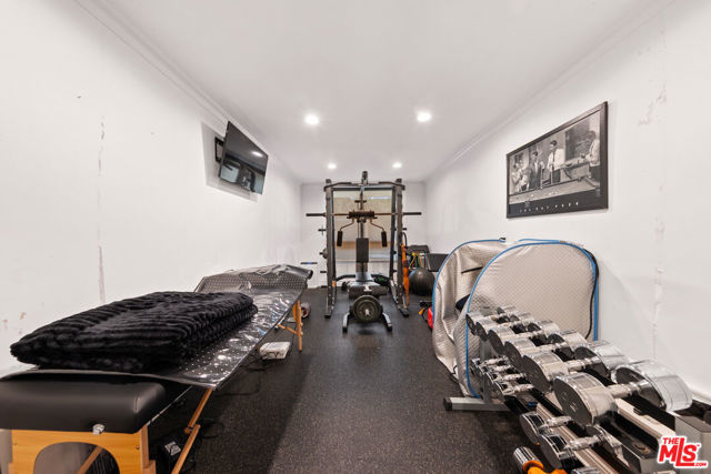 3144 Corda Drive, Los Angeles CA: https://media.crmls.org/mediaz/09294cf5-b032-45d0-806a-e19df0317a0e.jpg