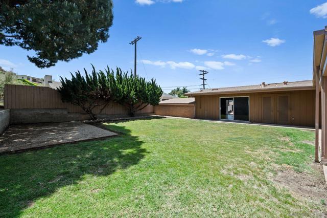 1201 Via Barranca, La Jolla CA: https://media.crmls.org/mediaz/092973d4-5ca0-4829-acb9-7f1bf350903b.jpg