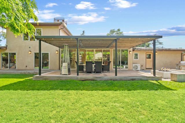 540 San Felicia Way, Los Altos CA: https://media.crmls.org/mediaz/092992ce-f7bd-4411-abfa-81b0fc25e532.jpg