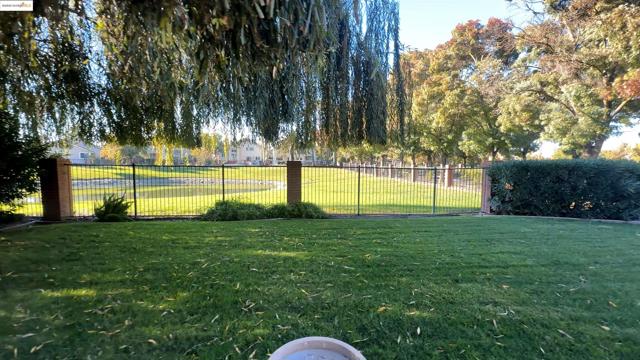 2270 Tamarisk Ct, Discovery Bay CA: https://media.crmls.org/mediaz/092a69b3-528c-4b7d-8539-a343902fbee0.jpg