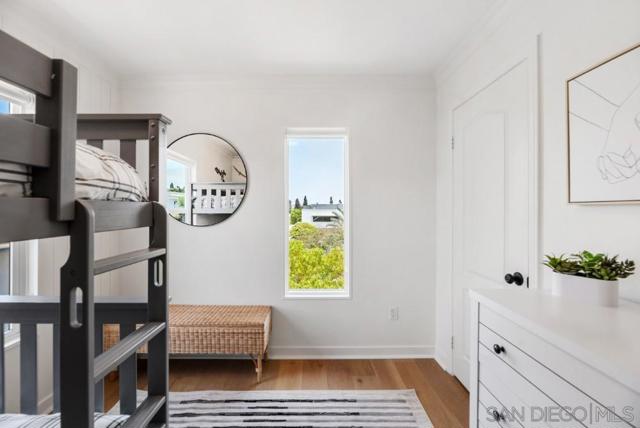 3514 Shoreline Bluff Ln, San Diego CA: https://media.crmls.org/mediaz/092ad44a-3713-45ff-a894-9163c64af486.jpg