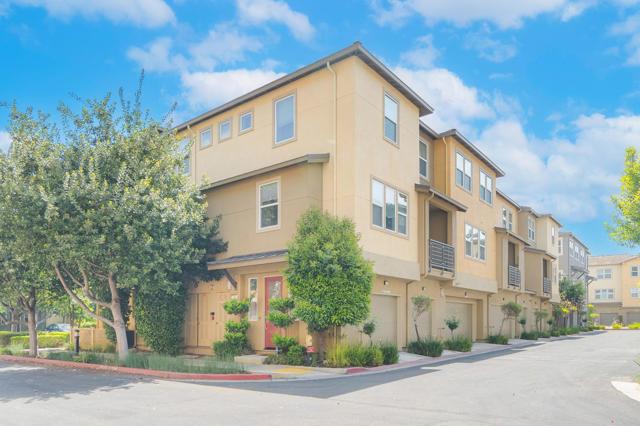 589 Santa Rosalia Terrace, Sunnyvale CA: https://media.crmls.org/mediaz/092ad627-aa26-4b7f-b850-7dddd7657a5a.jpg