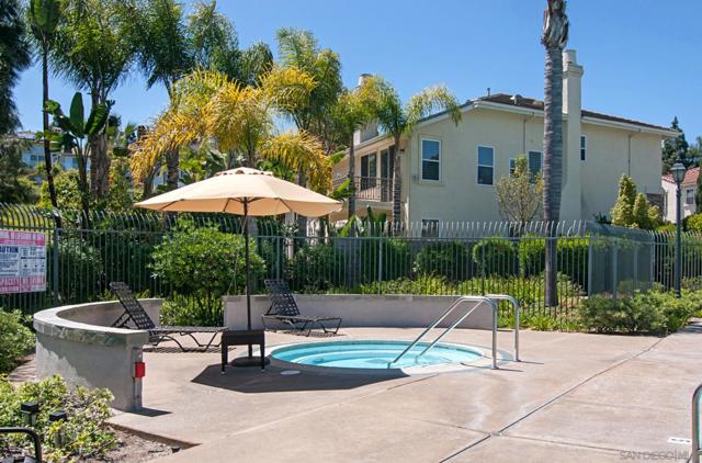 6013 Oakgate Row, La Jolla CA: https://media.crmls.org/mediaz/092b01a0-fdeb-429f-8746-3e364b88247f.jpg