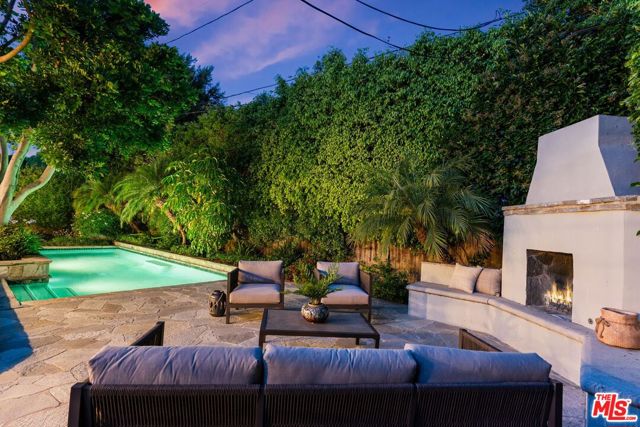 3254 Woodbine Street, Los Angeles CA: https://media.crmls.org/mediaz/092b6d9b-e7b3-44ce-9c25-3d26b4054711.jpg