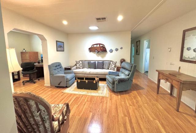 14 Driftwood Trail, Half Moon Bay CA: https://media.crmls.org/mediaz/092b8eac-6214-435e-9f80-2c7182217fba.jpg