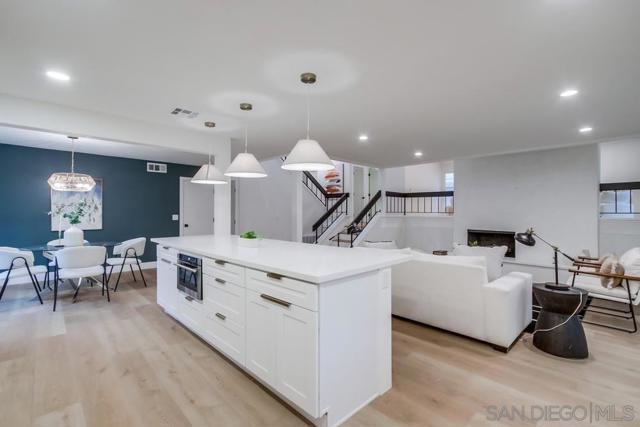 10415 Mesa Madera Dr, San Diego CA: https://media.crmls.org/mediaz/092bd235-2234-4637-8ab2-162783bb42a9.jpg