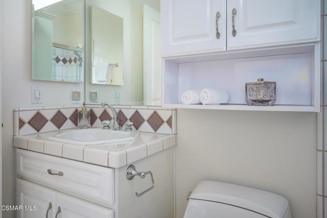 7111 Los Coyotes Place, Camarillo CA: https://media.crmls.org/mediaz/092cbff9-9907-46da-9ab0-7d1ba3e58970.jpg