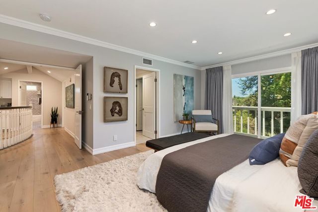 2968 Nicada Drive, Los Angeles CA: https://media.crmls.org/mediaz/092cc191-e60f-49d3-8946-57f7c9c4b4d9.jpg