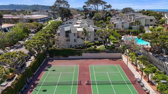 573 S Sierra, Solana Beach CA: https://media.crmls.org/mediaz/092d5429-b951-412c-b994-8ea561e0eb8f.jpg