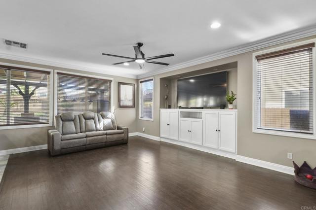 Detail Gallery Image 3 of 40 For 1223 Seagreen Pl, San Diego,  CA 92154 - 3 Beds | 2/1 Baths