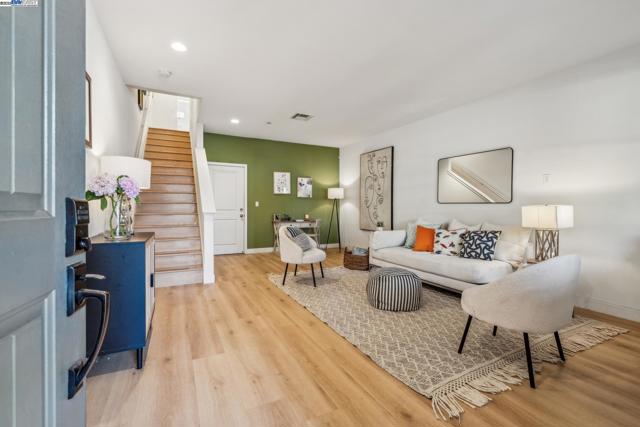 Image 3 of 44 For 2110 Clement Ave