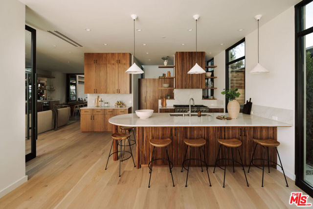 3440 Cattaraugus Avenue, Culver City CA: https://media.crmls.org/mediaz/092e318f-665e-482e-a05b-083a15adcd4e.jpg
