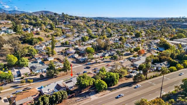 3708 Fairway Dr, La Mesa CA: https://media.crmls.org/mediaz/092e4a69-41a8-46f7-b39f-e975697a0586.jpg