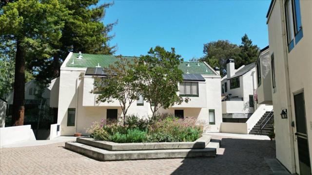181 Centre Street, Mountain View CA: https://media.crmls.org/mediaz/092f2240-8b56-4f51-ae37-666ec4f0cfe7.jpg