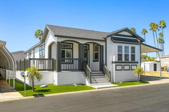 7207 Santa Barbara Street, Carlsbad CA: https://media.crmls.org/mediaz/092f41ac-1eaa-40ec-9fb6-2a644a2ad81c.jpg
