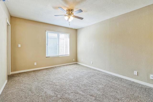 7166 N Fruit Ave, Fresno CA: https://media.crmls.org/mediaz/092fd883-4c76-4b16-afd2-f3a90ac19494.jpg
