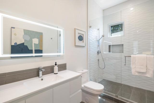 671 Live Oak Avenue, Menlo Park CA: https://media.crmls.org/mediaz/0930053c-1b2f-4f92-8e61-9c9e0967facd.jpg