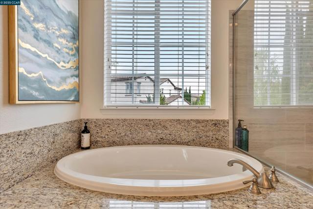1489 Menton St, Danville CA: https://media.crmls.org/mediaz/09308980-801b-4b1f-95dd-af99e737dacb.jpg