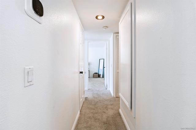 17865 Caminito Pinero, San Diego CA: https://media.crmls.org/mediaz/0930c176-21aa-4153-a9c2-d7b009cef40a.jpg